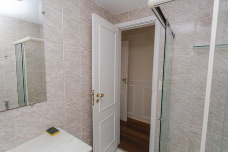 Apartamento à venda com 126m², 3 quartos e 2 vagas Apartamento à venda com 126m², 3 quartos e 2 vagasBanheiro Social