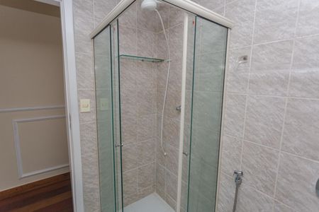 Apartamento à venda com 126m², 3 quartos e 2 vagas Apartamento à venda com 126m², 3 quartos e 2 vagasBanheiro Social