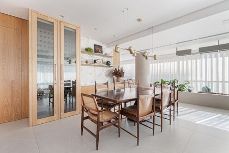 Apartamento à venda com 251m², 3 quartos e 4 vagasFoto 03
