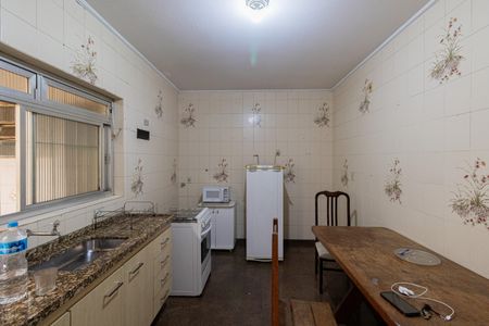 Casa à venda com 185m², 3 quartos e 3 vagas Casa à venda com 185m², 3 quartos e 3 vagasCozinha