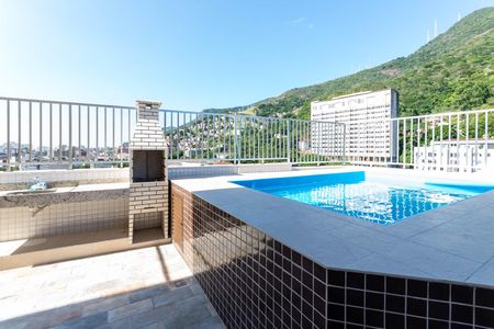 Apartamento à venda com 200m², 3 quartos e 3 vagasCobertura