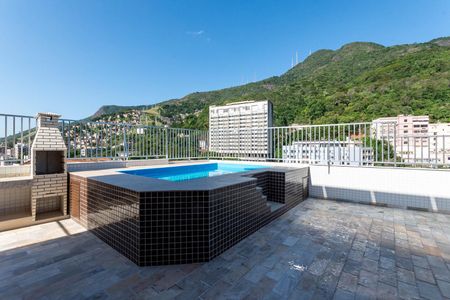 Apartamento à venda com 200m², 3 quartos e 3 vagasCobertura