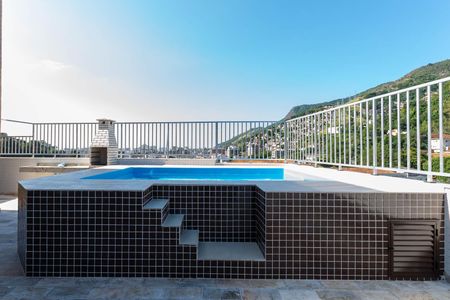 Apartamento à venda com 200m², 3 quartos e 3 vagasCobertura