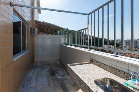 Apartamento à venda com 200m², 3 quartos e 3 vagasCobertura