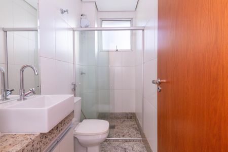 Apartamento à venda com 75m², 2 quartos e 2 vagasBanheiro 1