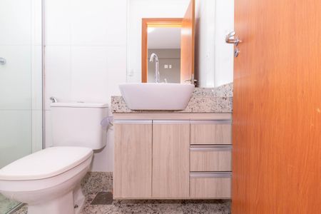 Apartamento à venda com 75m², 2 quartos e 2 vagasBanheiro 2