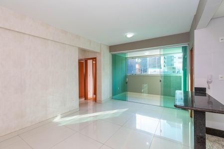 Apartamento à venda com 75m², 2 quartos e 2 vagasSala