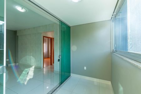 Apartamento à venda com 75m², 2 quartos e 2 vagasVaranda