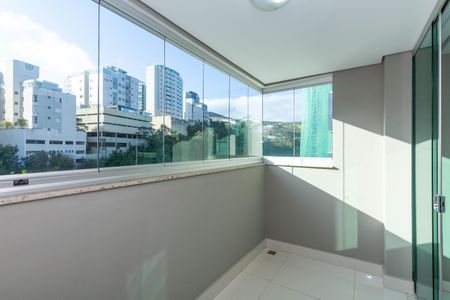 Apartamento à venda com 75m², 2 quartos e 2 vagasVaranda