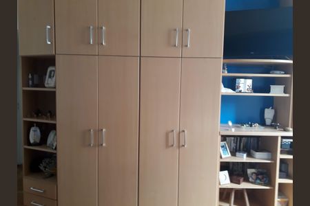 Apartamento para alugar com 200m², 3 quartos e sem vagaQuarto - Armários