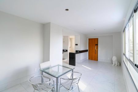 Apartamento à venda com 69m², 2 quartos e 2 vagasSala