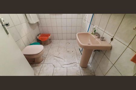 Casa à venda com 175m², 3 quartos e 1 vagaBanheiro 