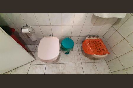 Casa à venda com 175m², 3 quartos e 1 vagaBanheiro 