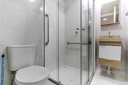 Studio para alugar com 32m², 1 quarto e sem vaga Studio para alugar com 32m², 1 quarto e sem vagaBanheiro Social