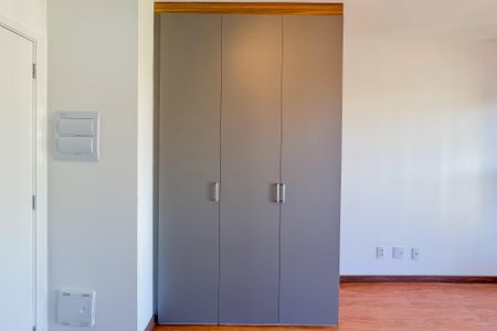 Studio à venda com 28m², 1 quarto e sem vagaArmários