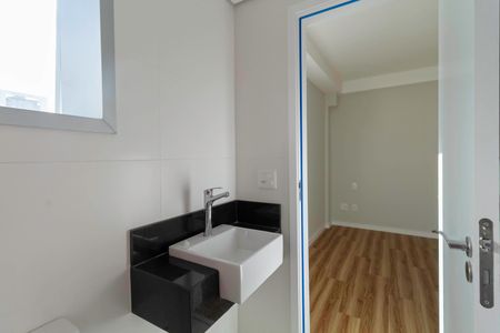 Apartamento à venda com 69m², 2 quartos e 2 vagasBanheiro da suíte