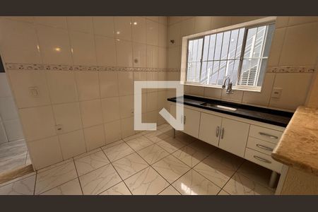 Casa à venda com 229m², 4 quartos e 2 vagas Casa à venda com 229m², 4 quartos e 2 vagasCozinha