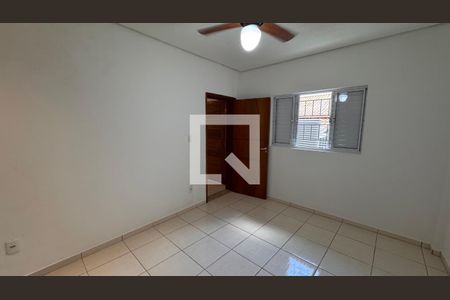 Casa à venda com 229m², 4 quartos e 2 vagas Casa à venda com 229m², 4 quartos e 2 vagasQuarto 3