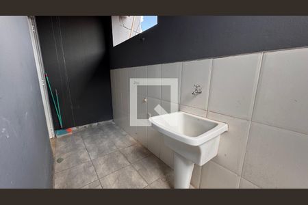 Casa à venda com 229m², 4 quartos e 2 vagas Casa à venda com 229m², 4 quartos e 2 vagasÁrea de Serviço