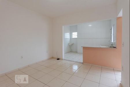 Casa à venda com 229m², 4 quartos e 2 vagas Casa à venda com 229m², 4 quartos e 2 vagasSala
