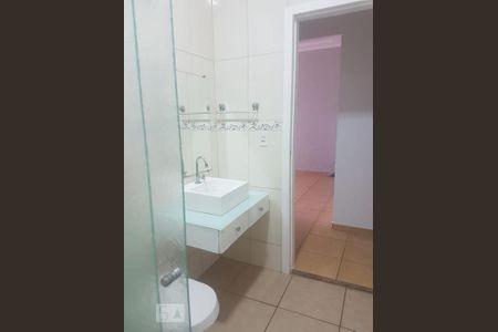 Casa à venda com 229m², 4 quartos e 2 vagas Casa à venda com 229m², 4 quartos e 2 vagasBanheiro