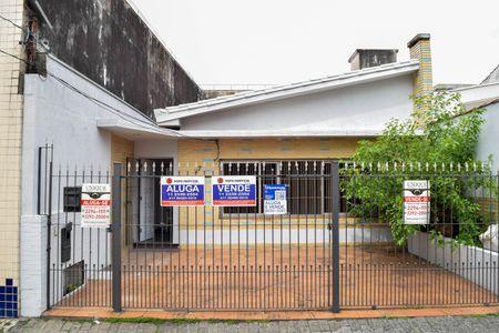 Casa para alugar com 165m², 3 quartos e 1 vaga Casa para alugar com 165m², 3 quartos e 1 vagaFachada