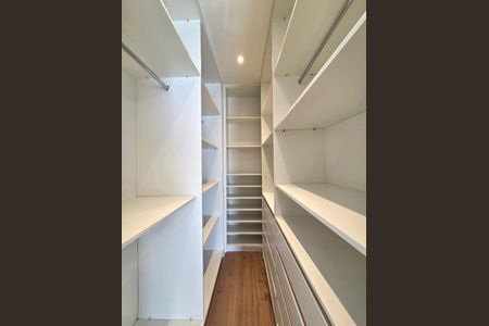 Apartamento à venda com 75m², 2 quartos e 2 vagasCloset da suíte