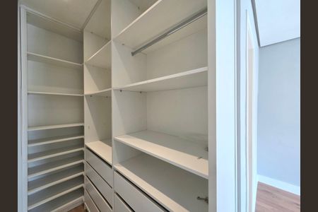 Apartamento à venda com 75m², 2 quartos e 2 vagasCloset da suíte