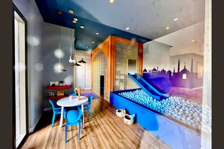 Apartamento à venda com 120m², 3 quartos e 2 vagas Apartamento à venda com 120m², 3 quartos e 2 vagasÁrea Comum Brinquedoteca