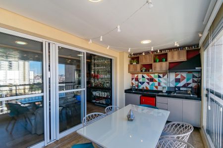 Apartamento à venda com 85m², 2 quartos e 1 vaga Apartamento à venda com 85m², 2 quartos e 1 vagaVaranda Gourmet