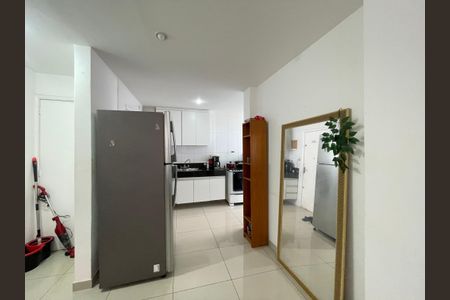 Apartamento à venda com 67m², 2 quartos e 1 vagaSala