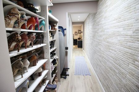 Casa para alugar com 250m², 3 quartos e 3 vagasCorredor quartos