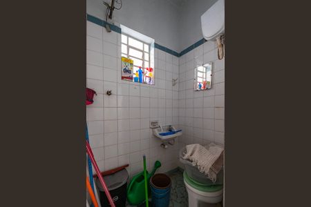 Casa à venda com 180m², 3 quartos e 2 vagas Casa à venda com 180m², 3 quartos e 2 vagasBanheiro de Serviço