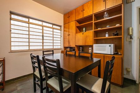 Casa à venda com 180m², 3 quartos e 2 vagas Casa à venda com 180m², 3 quartos e 2 vagasSala de Almoço