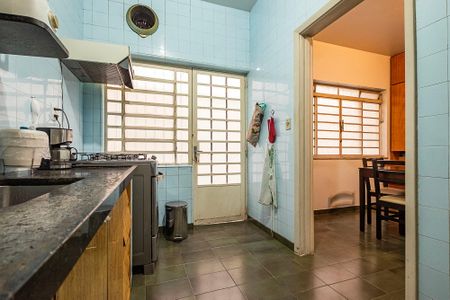 Casa à venda com 180m², 3 quartos e 2 vagas Casa à venda com 180m², 3 quartos e 2 vagasCozinha