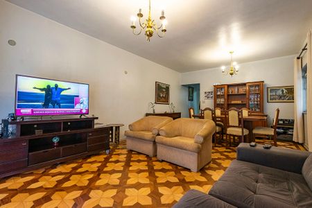 Casa à venda com 180m², 3 quartos e 2 vagas Casa à venda com 180m², 3 quartos e 2 vagasSala