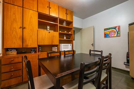 Casa à venda com 180m², 3 quartos e 2 vagas Casa à venda com 180m², 3 quartos e 2 vagasSala de Almoço