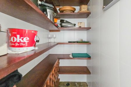 Casa de condomínio para alugar com 2100m², 5 quartos e 5 vagasCozinha