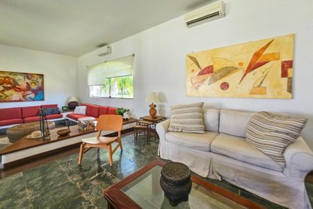 Casa de condomínio para alugar com 2100m², 5 quartos e 5 vagasSala