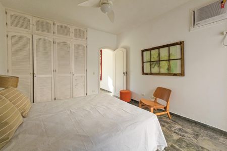 Casa de condomínio para alugar com 2100m², 5 quartos e 5 vagasQuarto