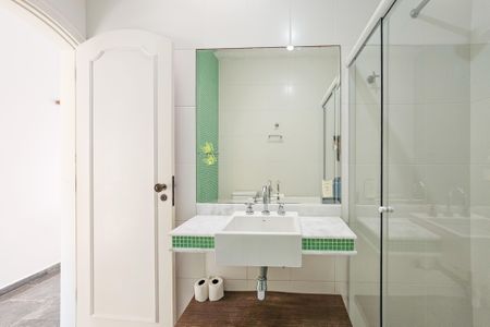 Casa de condomínio para alugar com 2100m², 5 quartos e 5 vagasBanheiro da Suíte 1