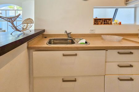 Casa de condomínio para alugar com 2100m², 5 quartos e 5 vagasCozinha 2