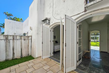 Casa de condomínio para alugar com 2100m², 5 quartos e 5 vagasvaranda/Suíte 1