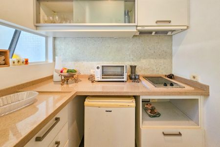 Casa de condomínio para alugar com 2100m², 5 quartos e 5 vagasCozinha 2