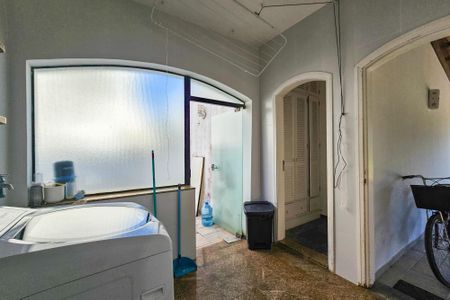 Casa de condomínio para alugar com 2100m², 5 quartos e 5 vagasÁrea de serviço