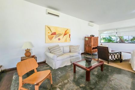 Casa de condomínio para alugar com 2100m², 5 quartos e 5 vagasSala