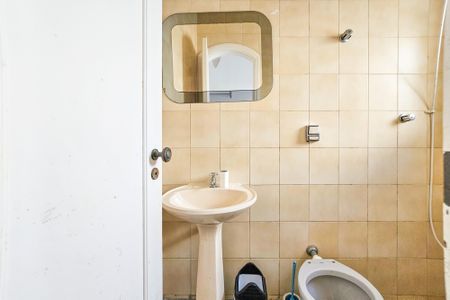 Casa de condomínio para alugar com 2100m², 5 quartos e 5 vagasÁrea de serviço