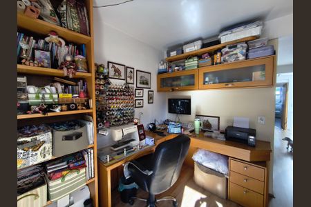 Casa à venda com 160m², 3 quartos e 2 vagasSuíte 2 