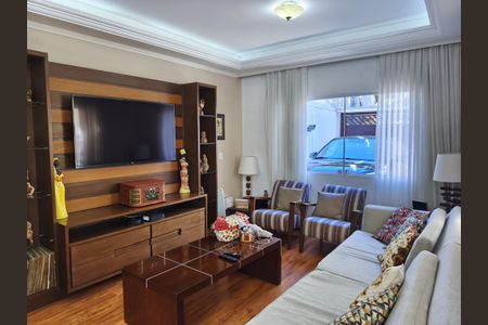 Casa à venda com 160m², 3 quartos e 2 vagasSala