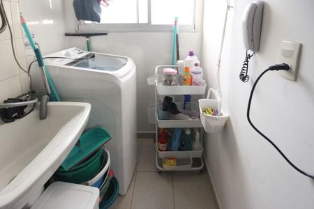 Apartamento à venda com 64m², 3 quartos e 1 vagaÁrea de Serviço